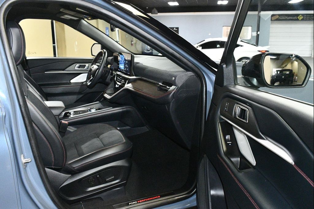 صورة مصغرة 46 لـ 2025 FORD EXPLORER ST