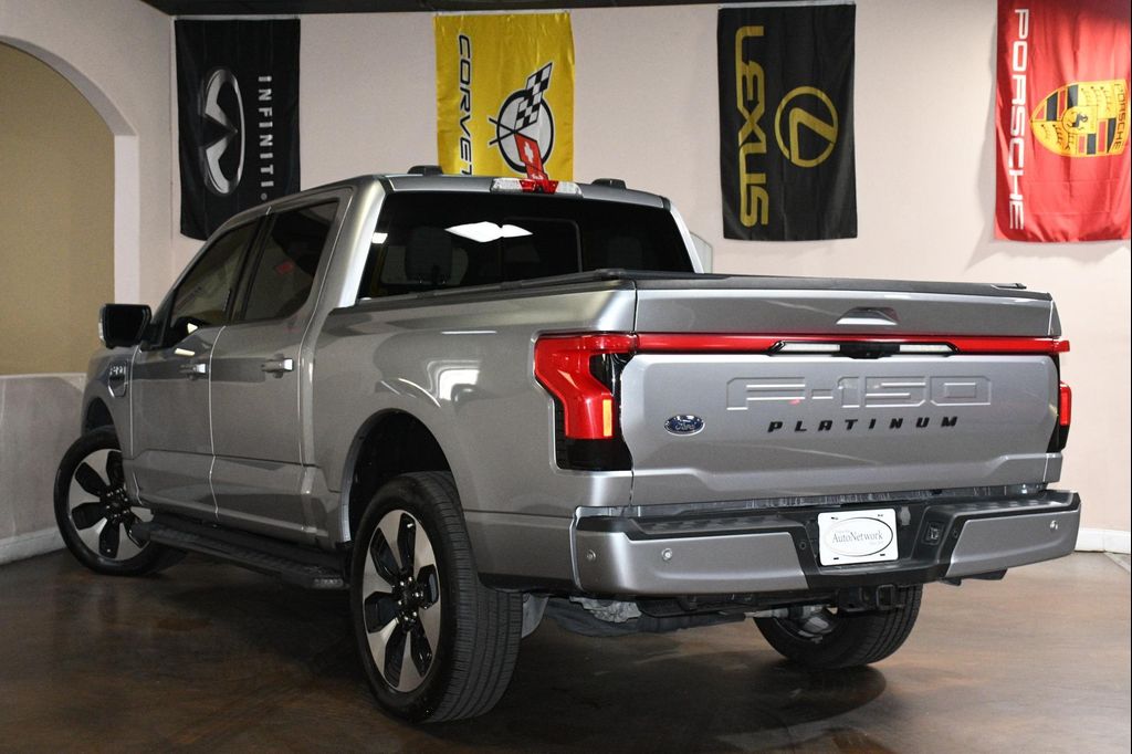 2023 FORD F-150 LIGHTNING PLATINUM — фото 6