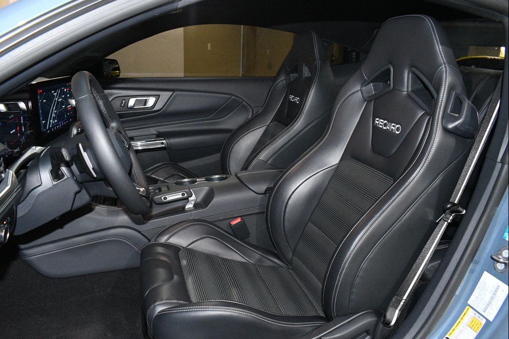 صورة مصغرة 7 لـ 2024 FORD MUSTANG GT PREMIUM
