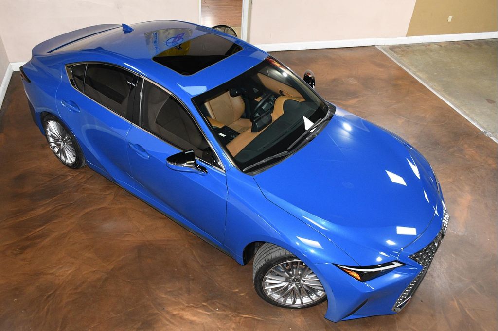 صورة مصغرة 73 لـ 2023 Lexus IS 300 BASE
