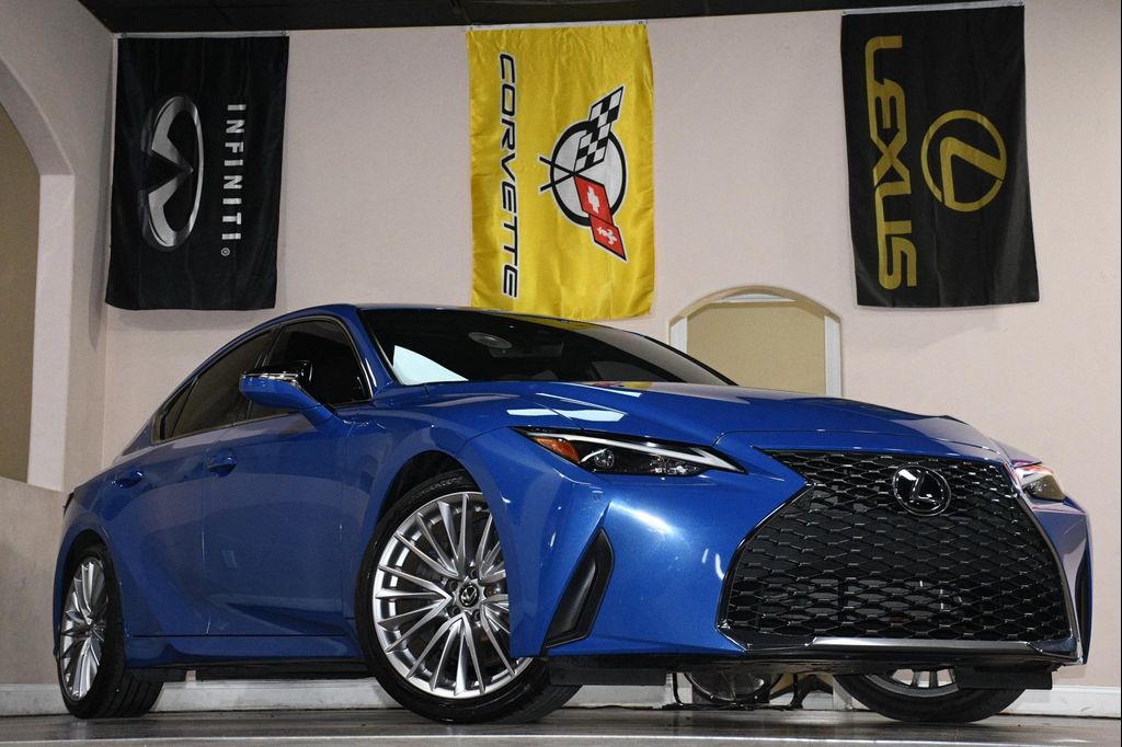 صورة مصغرة 83 لـ 2023 Lexus IS 300 BASE