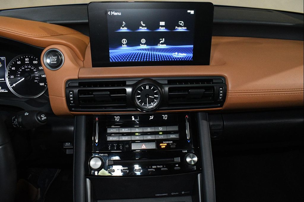 صورة مصغرة 32 لـ 2023 Lexus IS 300 BASE