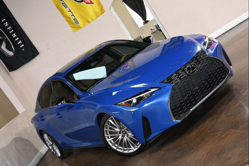 صورة مصغرة 77 لـ 2023 Lexus IS 300 BASE
