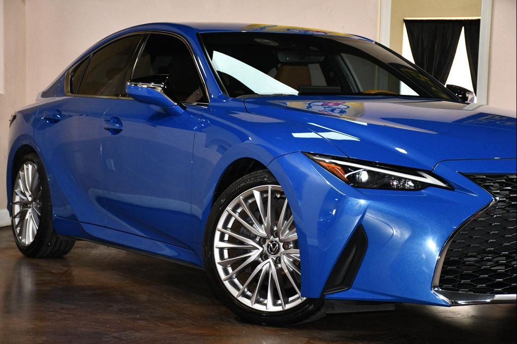 صورة مصغرة 53 لـ 2023 Lexus IS 300 BASE