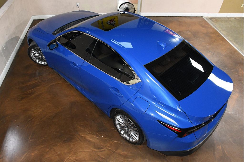صورة مصغرة 76 لـ 2023 Lexus IS 300 BASE
