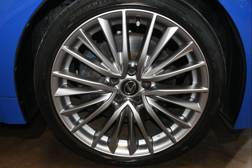 صورة مصغرة 66 لـ 2023 Lexus IS 300 BASE