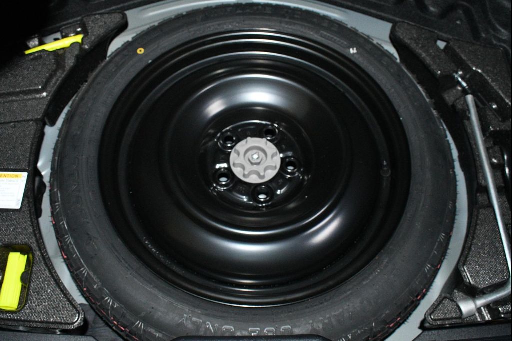 صورة مصغرة 96 لـ 2023 Lexus IS 300 BASE