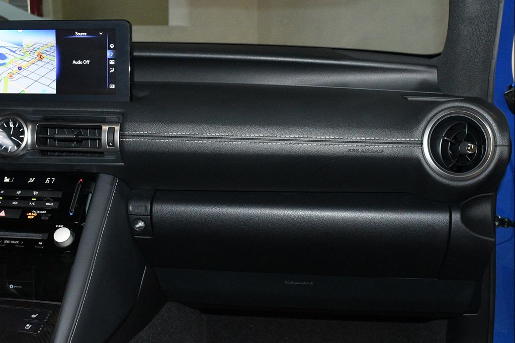 صورة مصغرة 24 لـ 2021 Lexus IS 350 BASE