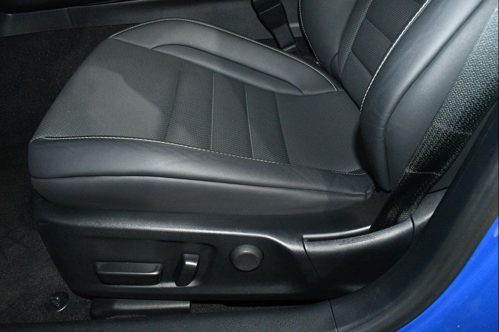 صورة مصغرة 13 لـ 2021 Lexus IS 350 BASE