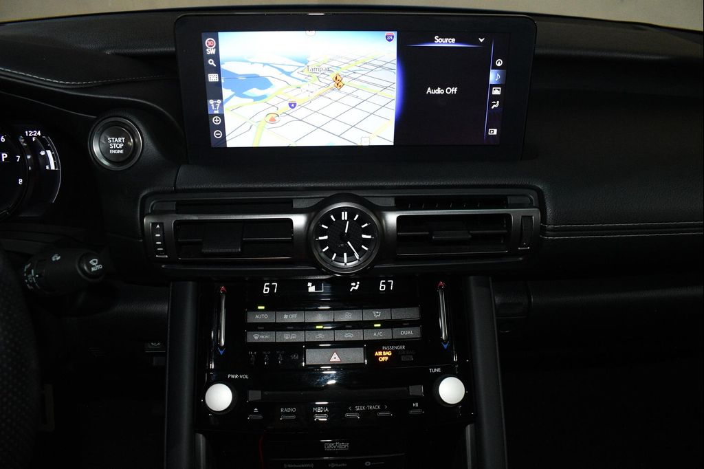 صورة مصغرة 32 لـ 2021 Lexus IS 350 BASE