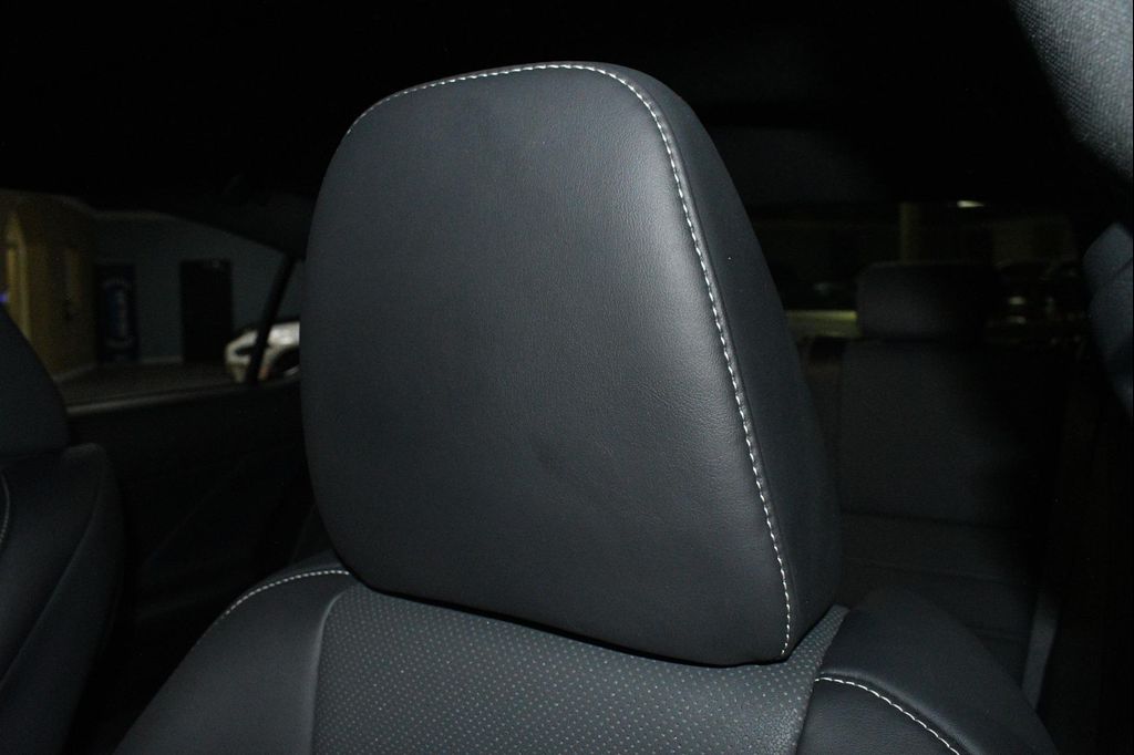 2021 Lexus IS 350 BASE — фото 9