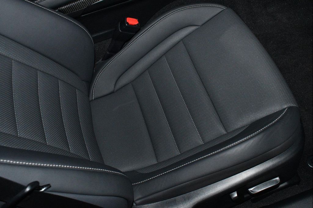 صورة مصغرة 12 لـ 2021 Lexus IS 350 BASE