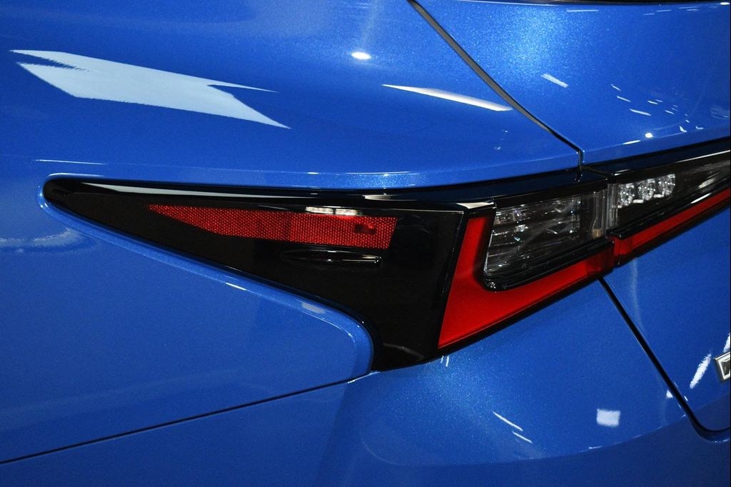 صورة مصغرة 60 لـ 2021 Lexus IS 350 BASE