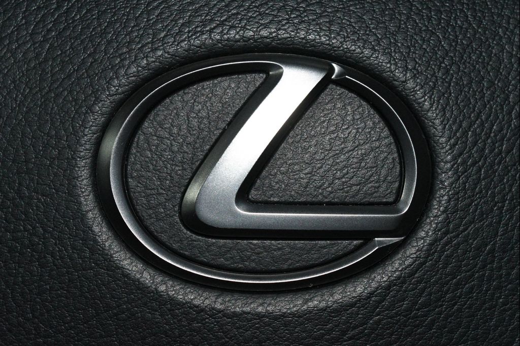 صورة مصغرة 29 لـ 2021 Lexus IS 350 BASE