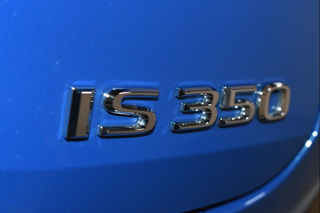 صورة مصغرة 99 لـ 2021 Lexus IS 350 BASE