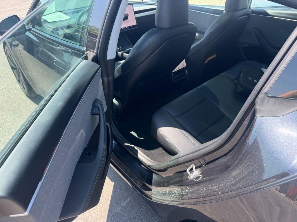 TESLA MODEL 3 BASE - 10