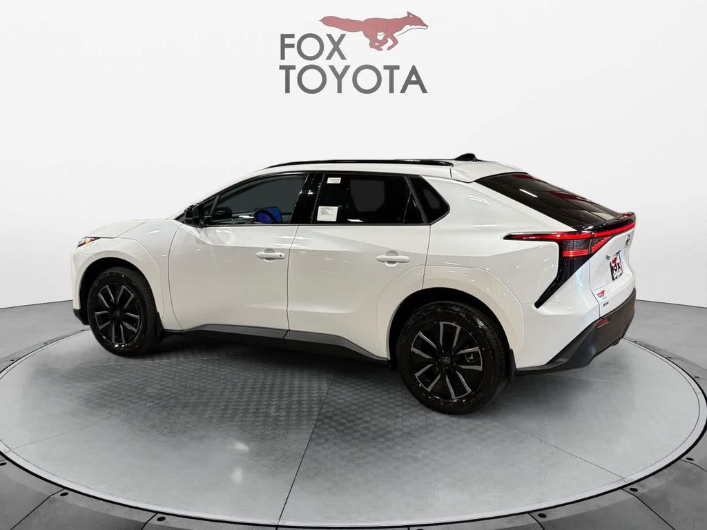صورة 3 لـ 2026 Toyota BZ XLE PLUS