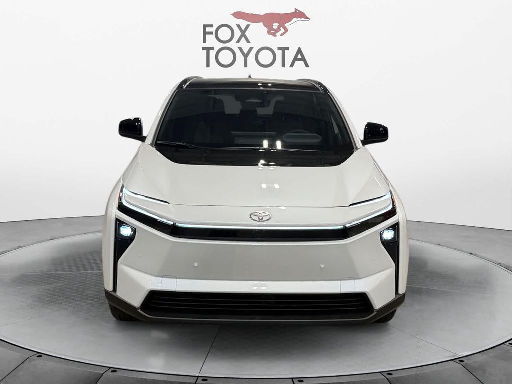 صورة 8 لـ 2026 Toyota BZ XLE PLUS