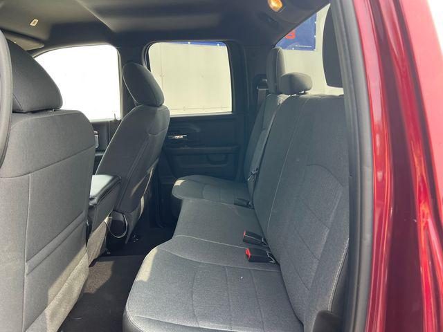 صورة 5 لـ 2021 RAM 1500 CLASSIC WARLOCK QUAD CAB 4X4 6'4' BOX