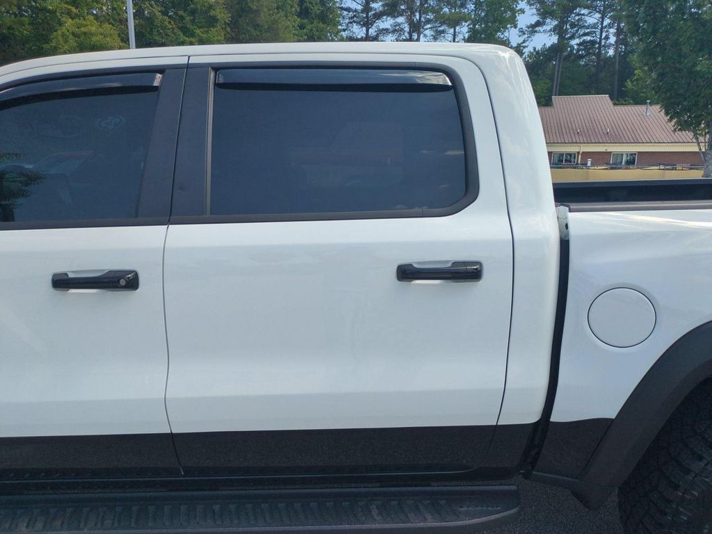 2025 RAM 1500 RHO CREW CAB 4X4 5'7' BOX — миниатюра 32