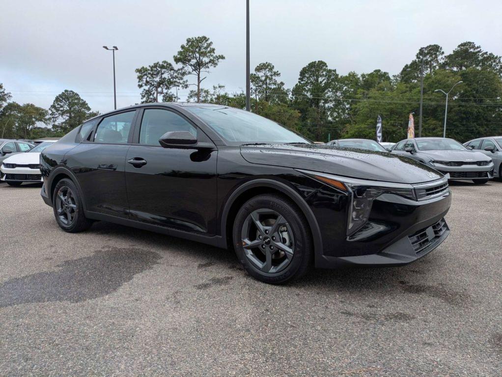 New 2026 Kia K4 LXS