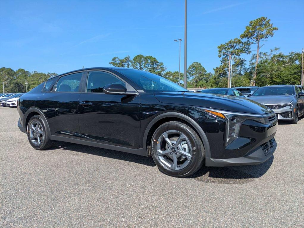 New 2026 Kia K4 LXS