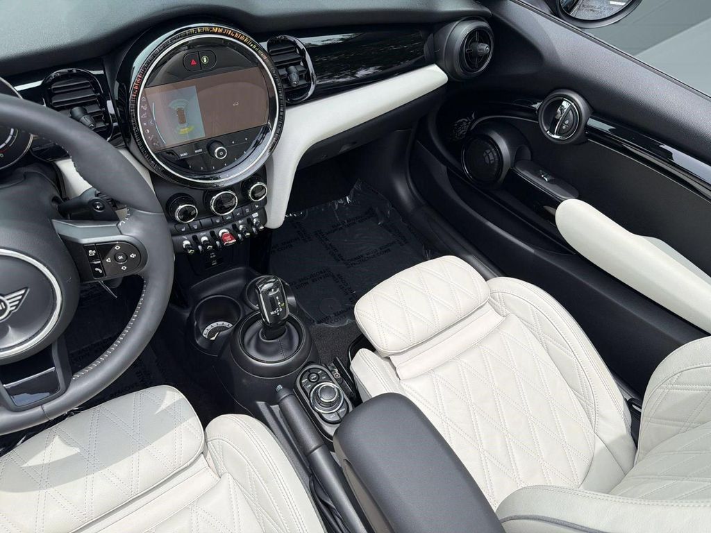 صورة مصغرة 30 لـ 2024 MINI CONVERTIBLE COOPER S
