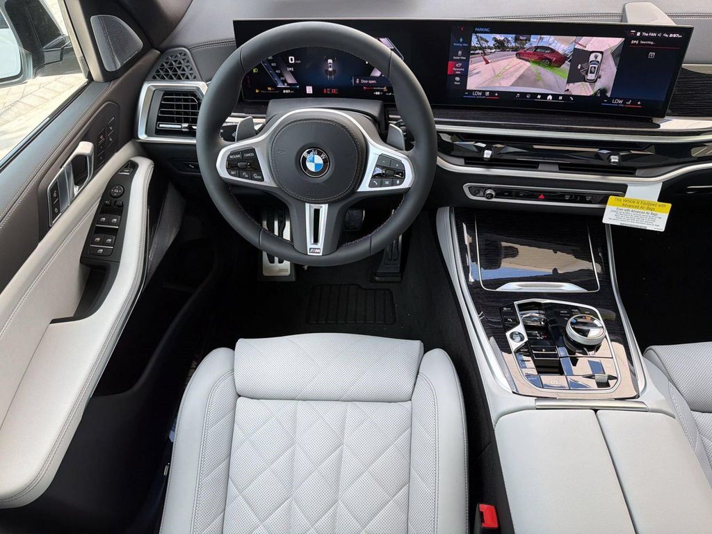 صورة مصغرة 30 لـ 2026 BMW X5 M60I