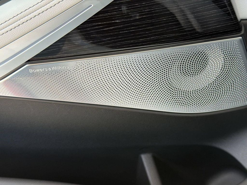 صورة مصغرة 29 لـ 2026 BMW X5 M60I
