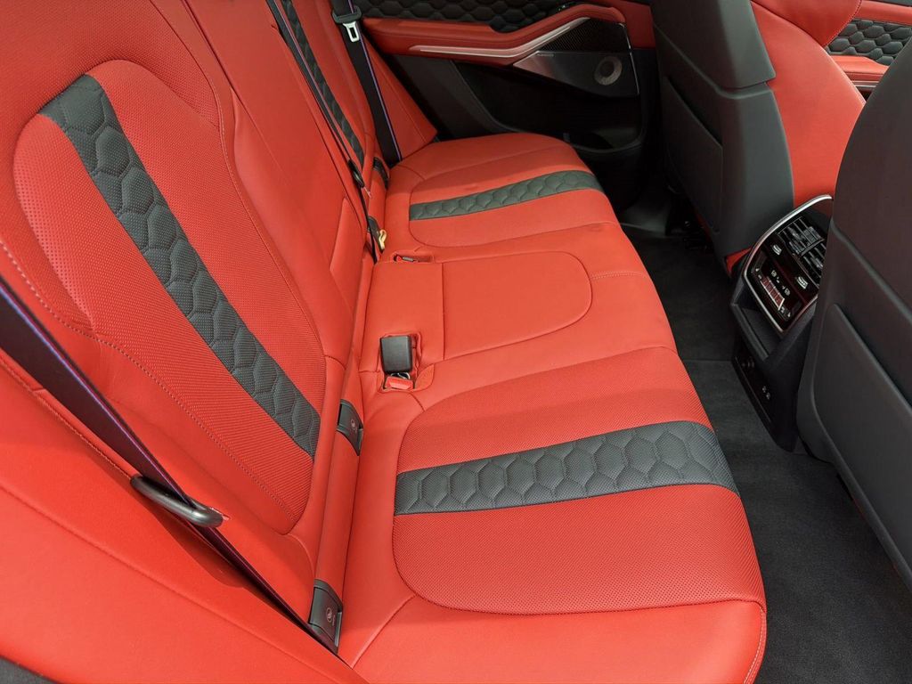 صورة مصغرة 32 لـ 2026 BMW X5 M BASE