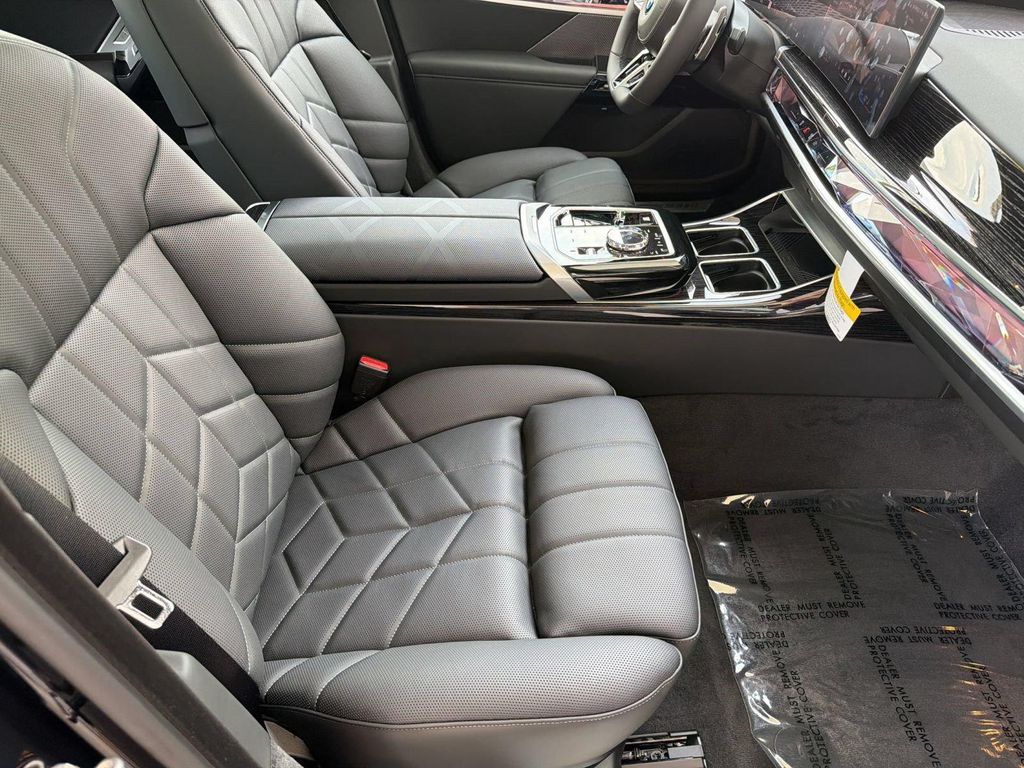 2026 BMW 740 XDRIVE — миниатюра 30