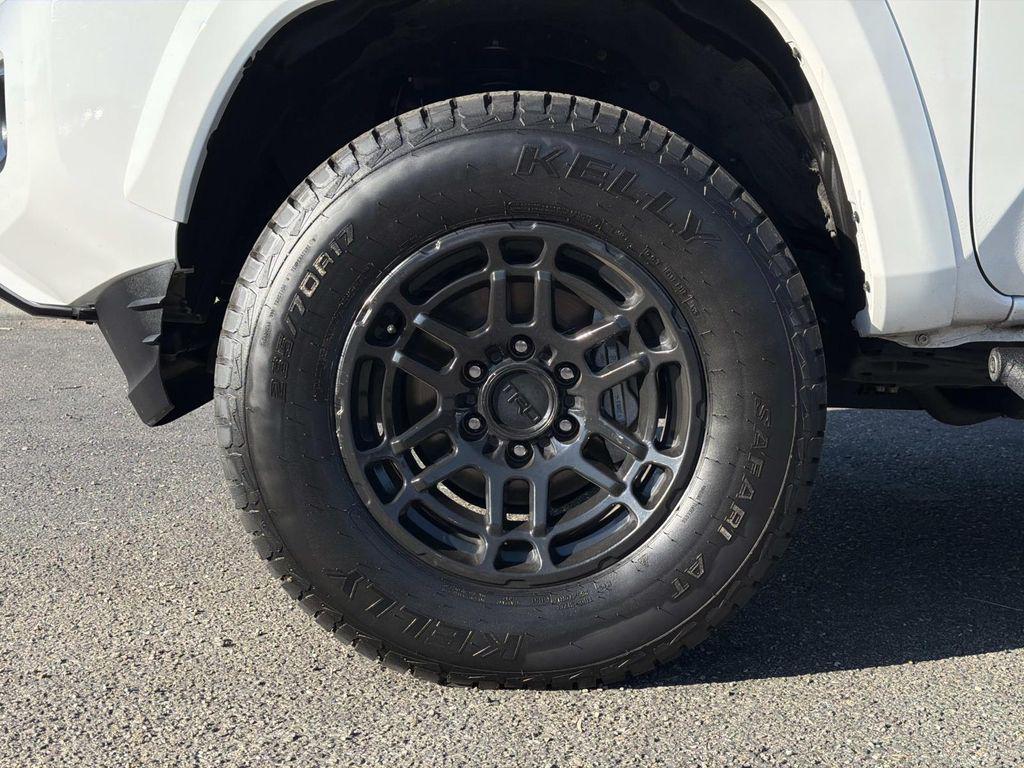 2023 Toyota TACOMA SR5 thumbnail 28