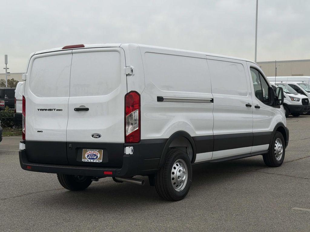 صورة 6 لـ 2026 FORD TRANSIT-250 BASE