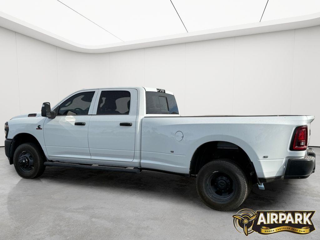 2026 RAM 3500 TRADESMAN CREW CAB 4X4 8' BOX — фото 7