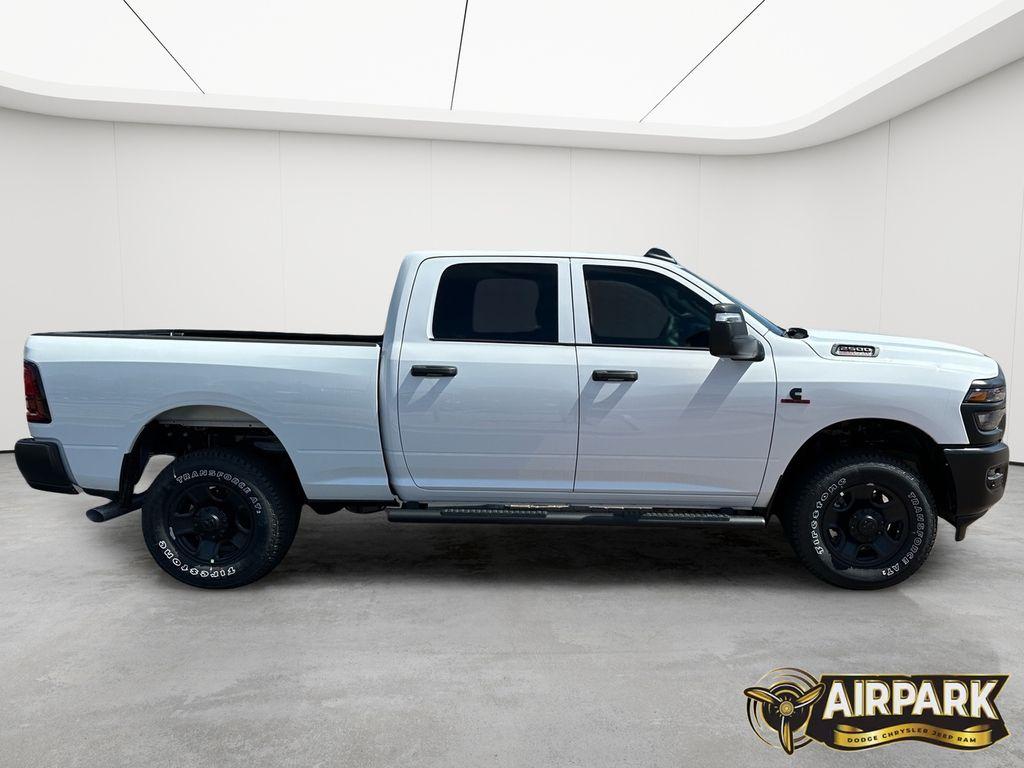 2025 RAM 2500 TRADESMAN CREW CAB 4X4 6'4' BOX photo 3