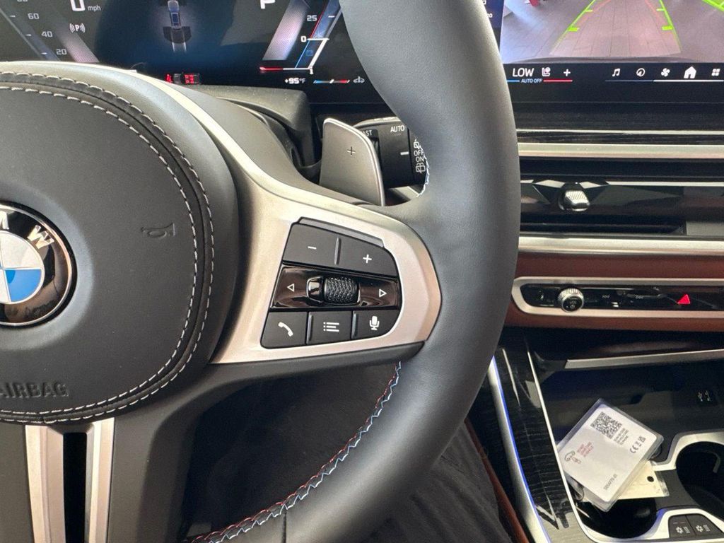 2027 BMW X7 M60I 缩略图 21