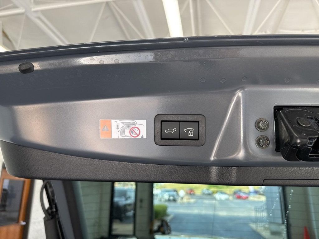 2026 Toyota PRIUS PLUG-IN HYBRID XSE PREMIUM — миниатюра 11