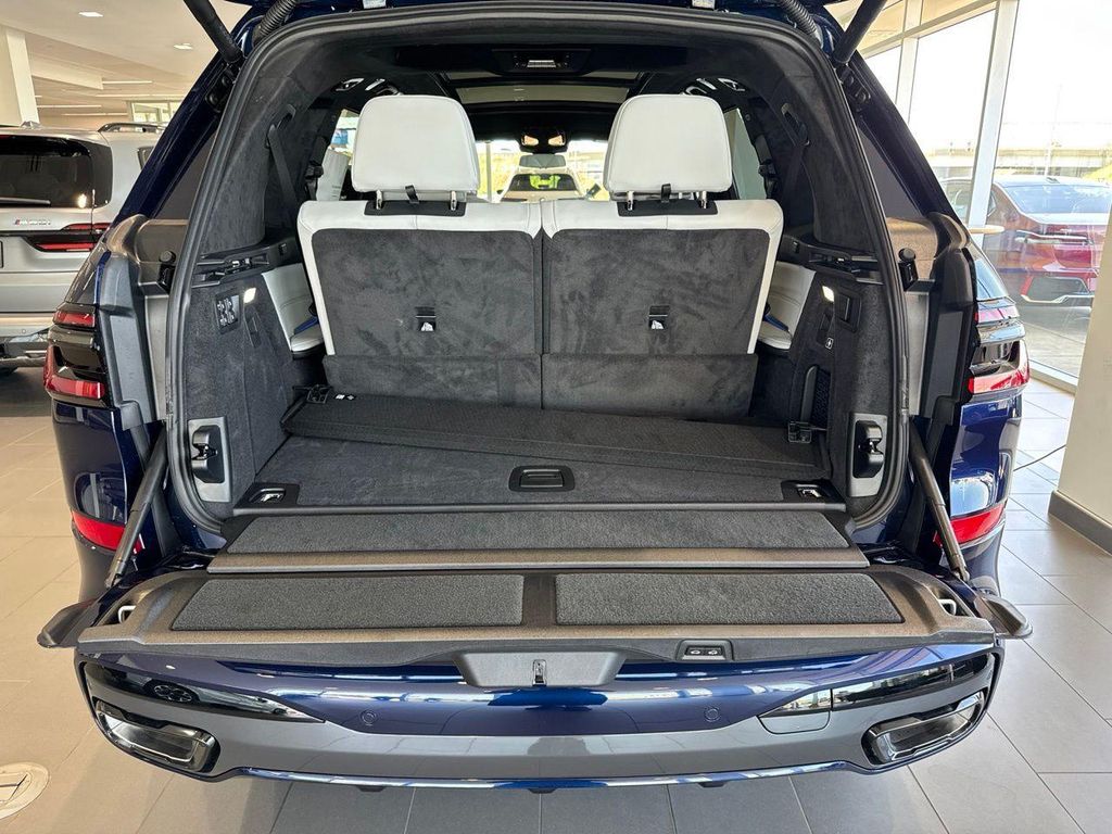صورة مصغرة 10 لـ 2027 BMW X7 XDRIVE40I