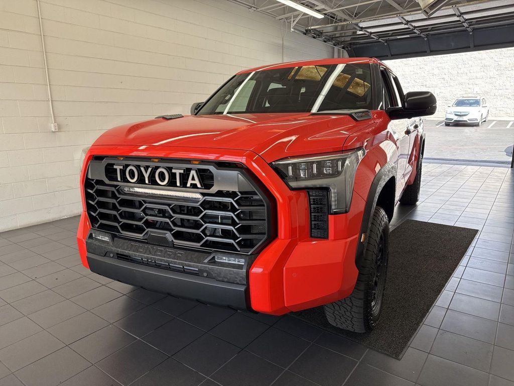 TOYOTA TUNDRA - 3