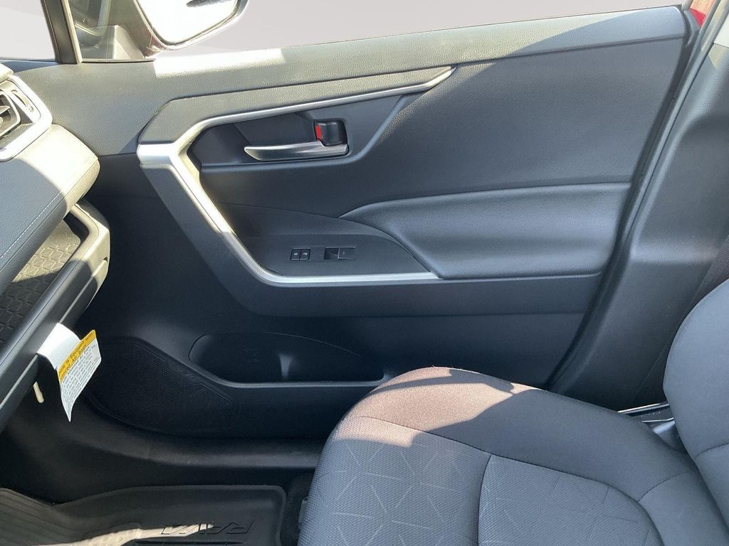 TOYOTA RAV4 - 5