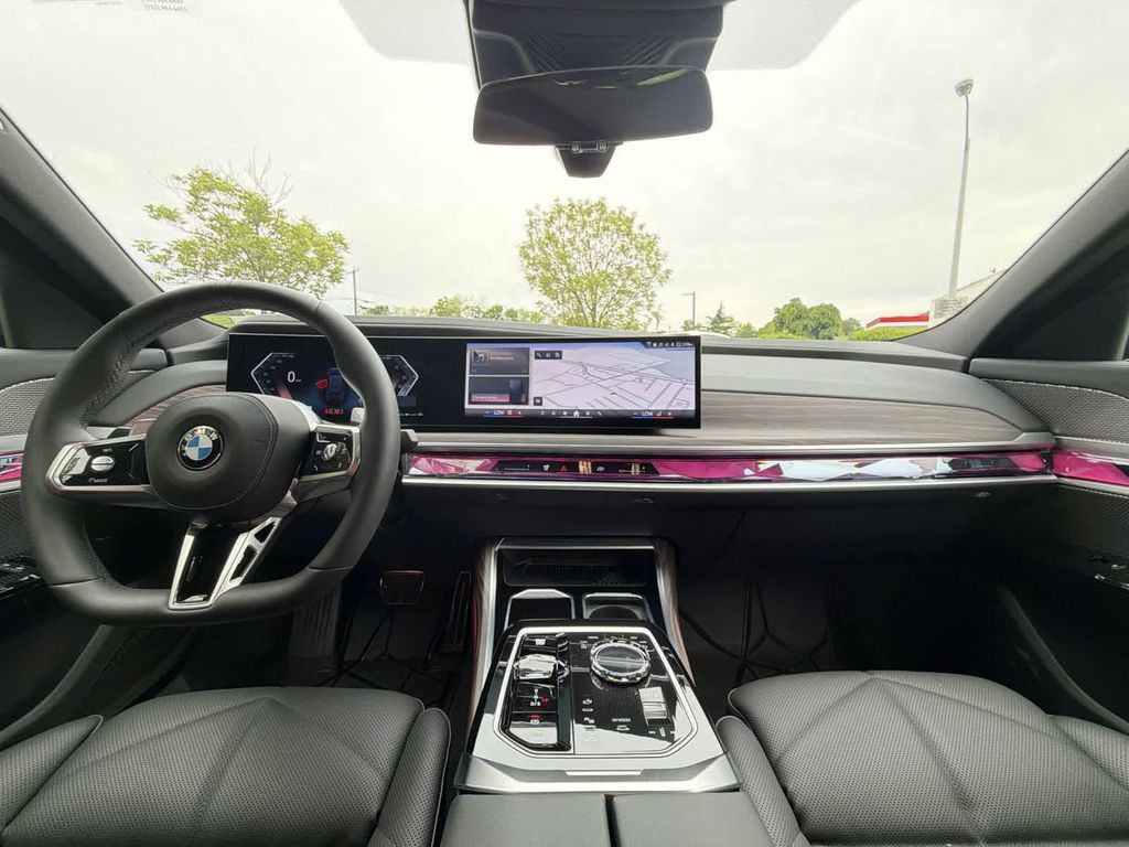 صورة مصغرة 18 لـ 2026 BMW 740 XDRIVE