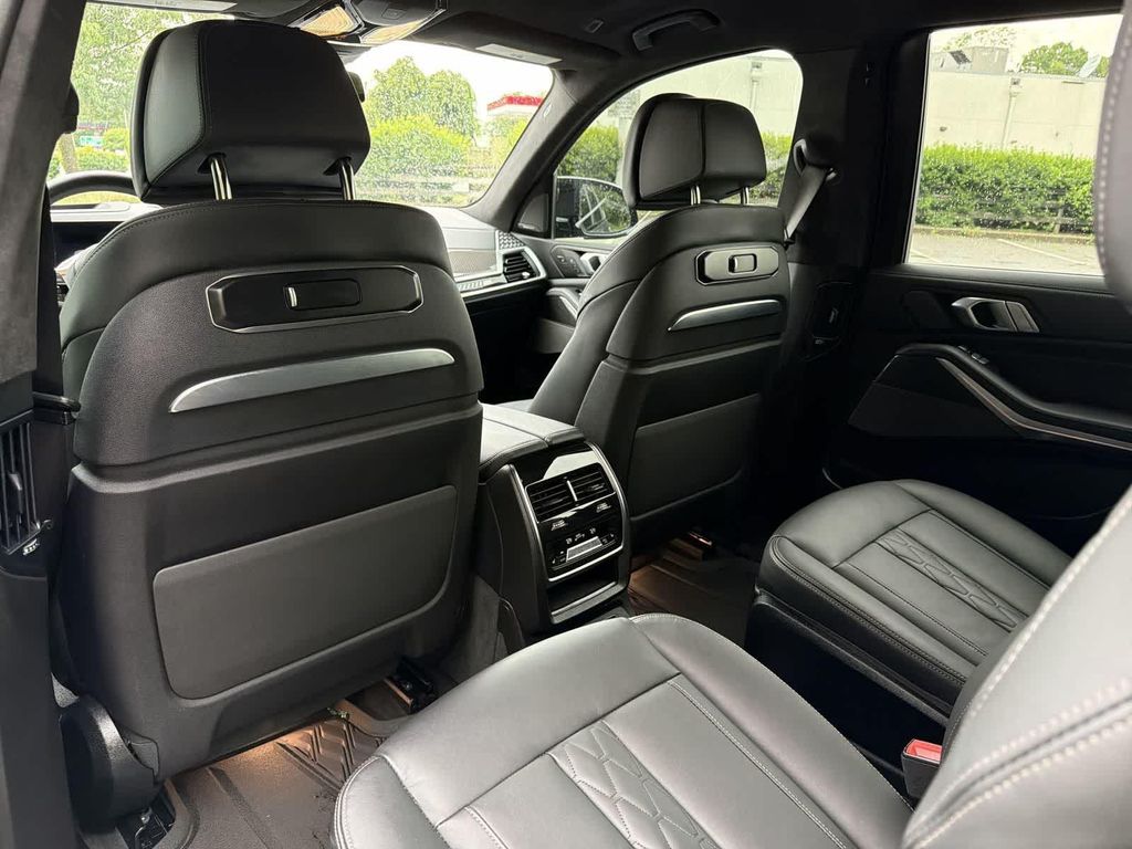2025 BMW X7 M60I — миниатюра 20