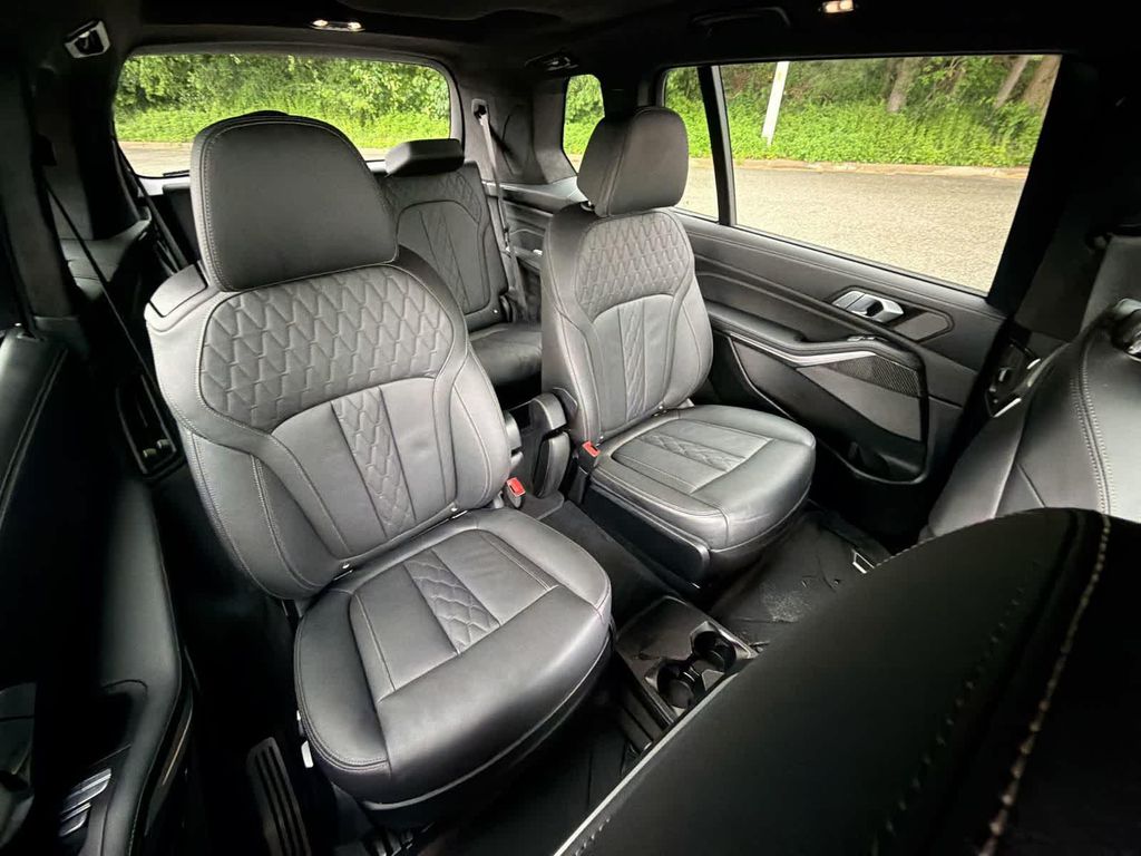 2025 BMW X7 M60I — миниатюра 21