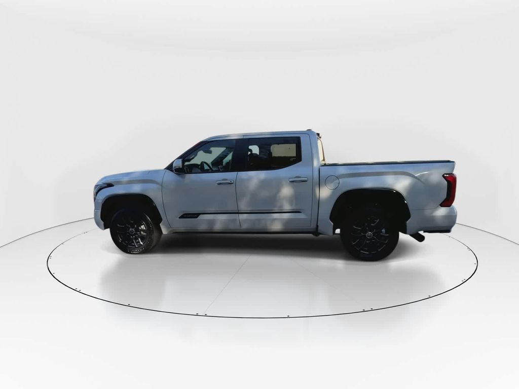 TOYOTA TUNDRA - 5