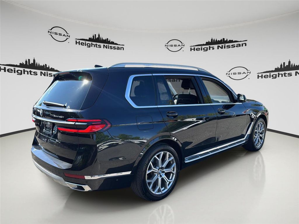 صورة 8 لـ 2025 BMW X7 XDRIVE40I