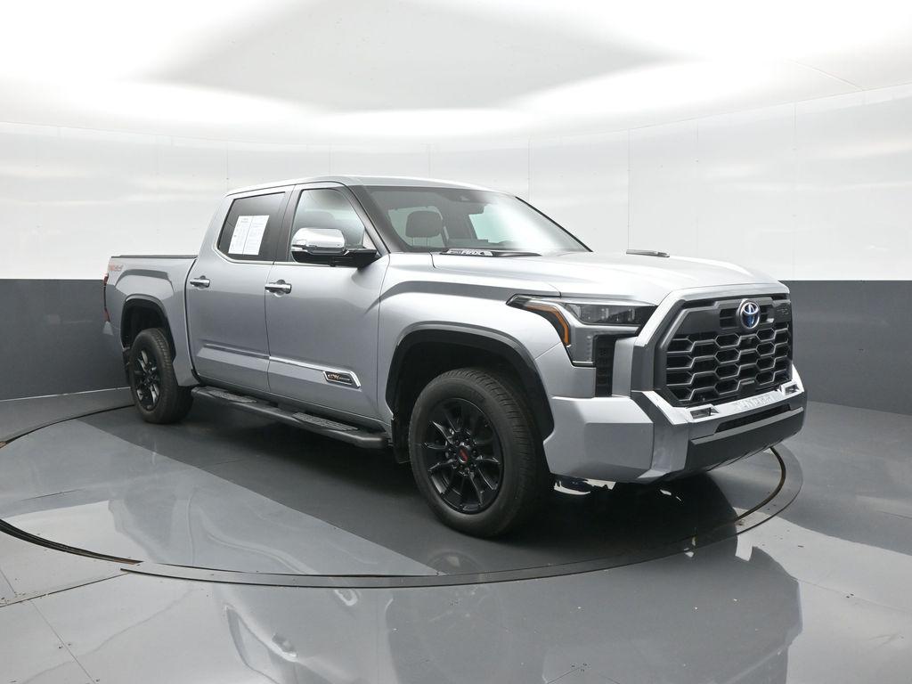 TOYOTA TUNDRA - 1