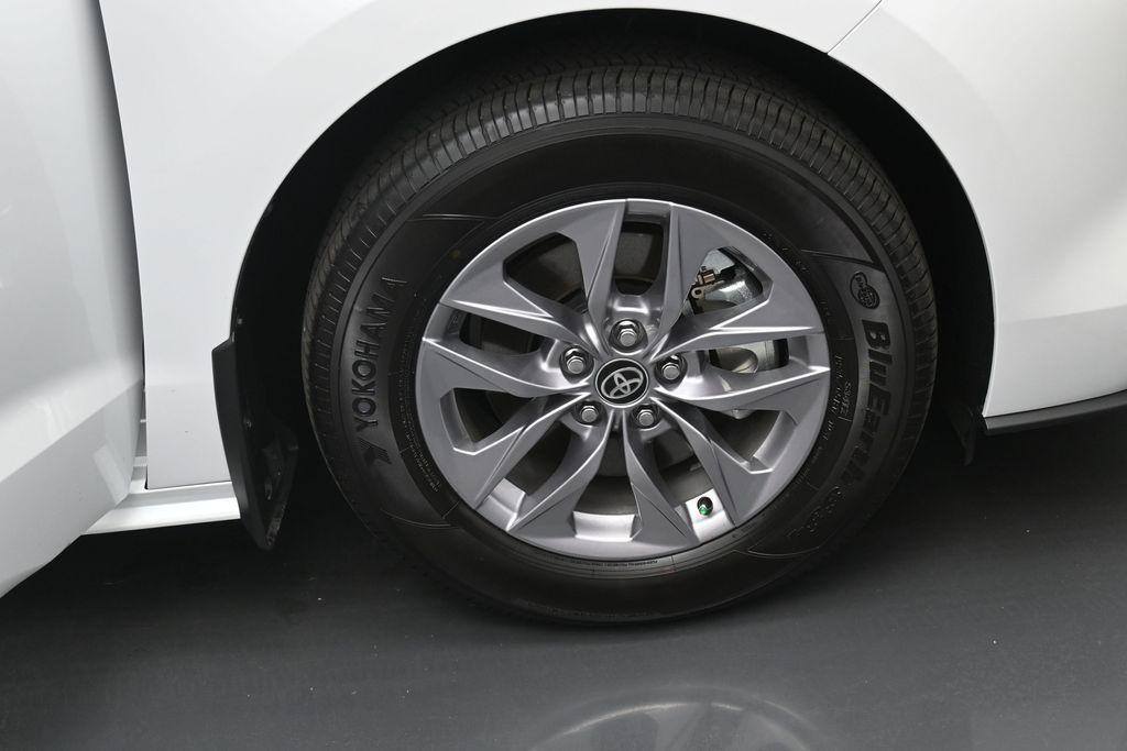 صورة مصغرة 37 لـ 2026 Toyota SIENNA XLE