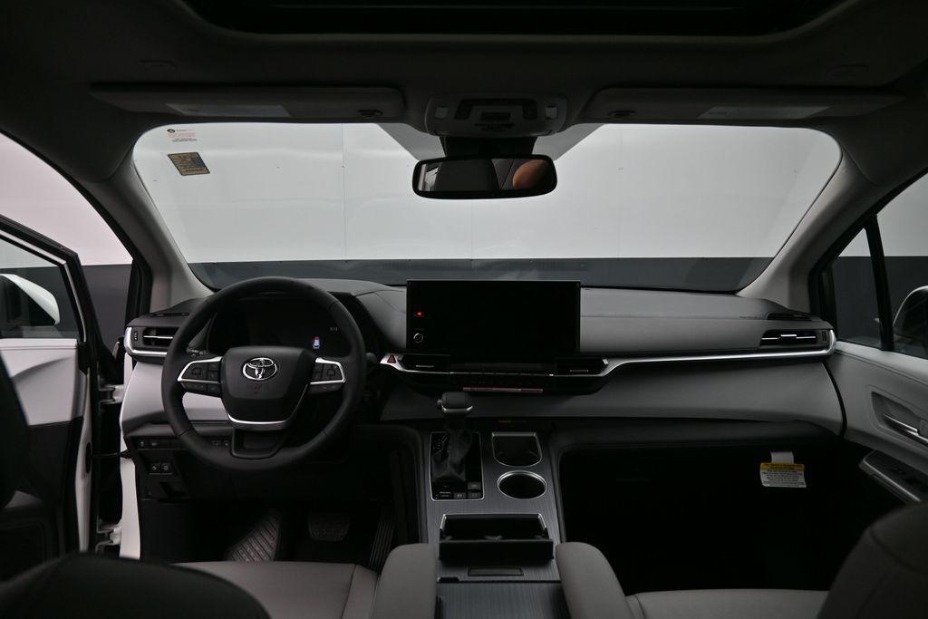 صورة مصغرة 27 لـ 2026 Toyota SIENNA XLE