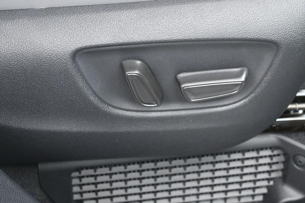 صورة مصغرة 34 لـ 2026 Toyota SIENNA XLE