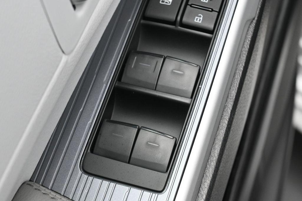 صورة مصغرة 13 لـ 2026 Toyota SIENNA XLE